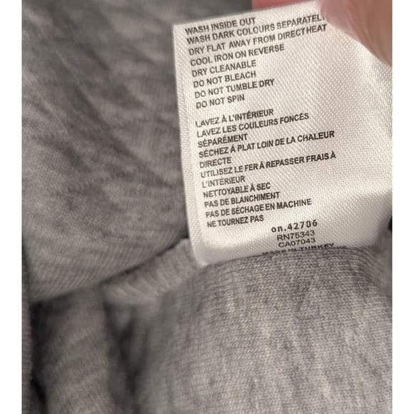 Guide London Grey Quilted Texture Crew Sweatshirt Size Large - Picture 5 of 7